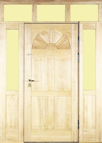 Drzwi w naturalnym drewnie, doświetlenia boczne i górne